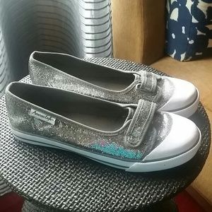 American Eagle slip on sparkle shoes 🐼